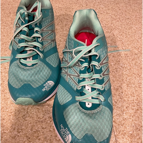 The NorthFace running shoes, excellent condition, too small for my feet, W 7 1/3 - Picture 7 of 7